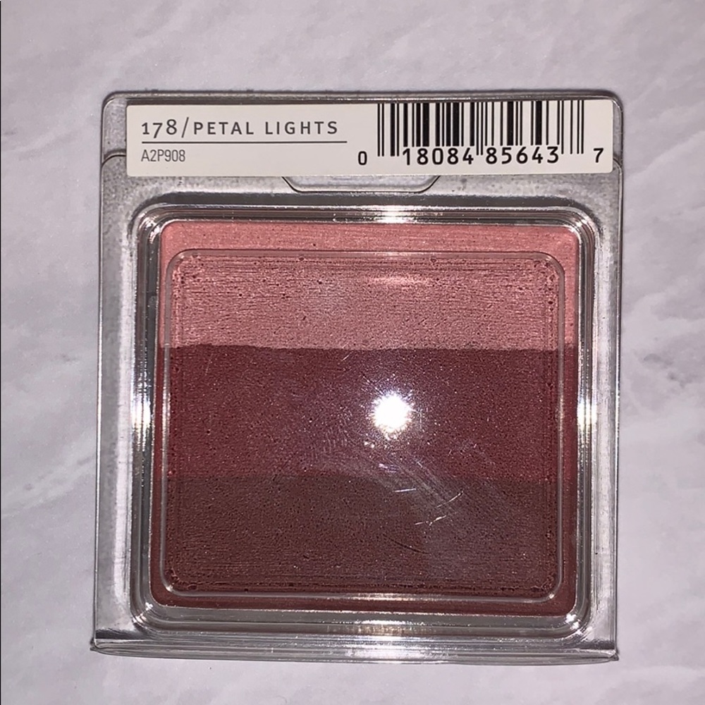 💚Aveda petal essence in Petal lights 💖